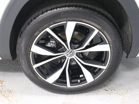 Used 2025 Volkswagen Atlas Cross Sport SEL Premium R-Line AWD/4WD image 20