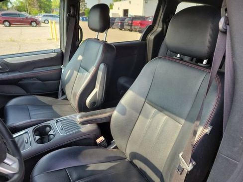 Used 2016 Dodge Grand Caravan R/T FWD image 5