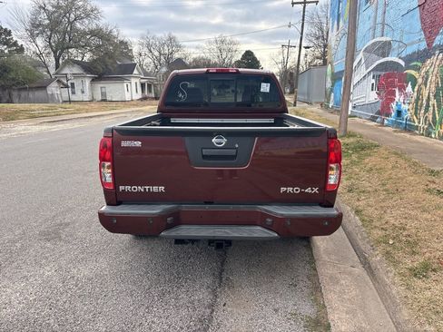 Used 2017 Nissan Frontier PRO-4X w/ Pro-4x Graphics Package image 5