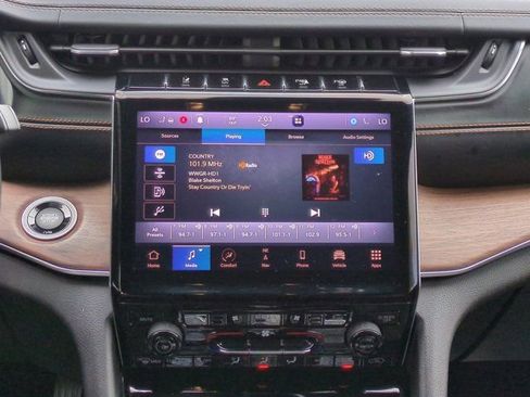 Used 2021 Jeep Grand Cherokee L Summit w/ Advanced Protech Group IV image 16