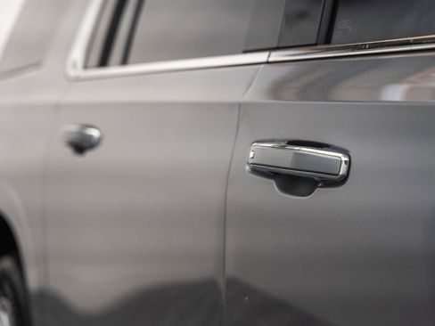 Used 2021 GMC Yukon XL SLT w/ SLT Luxury Package AWD/4WD image 19