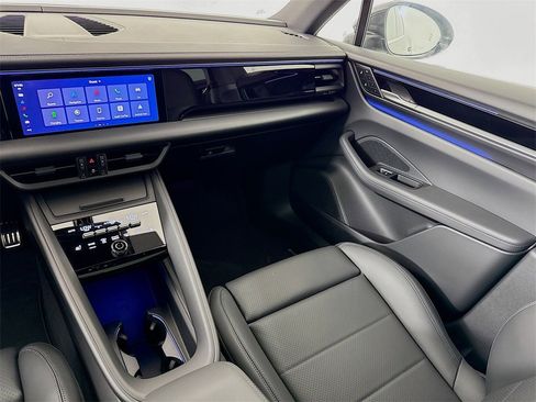 New 2025 Porsche Macan 4S Electric image 25