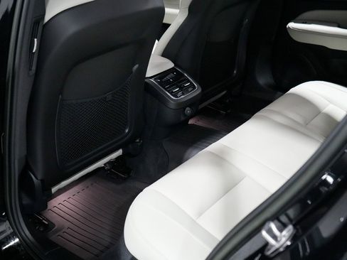 Used 2023 Volvo V60 B5 Cross Country Ultimate w/ Climate Package image 22