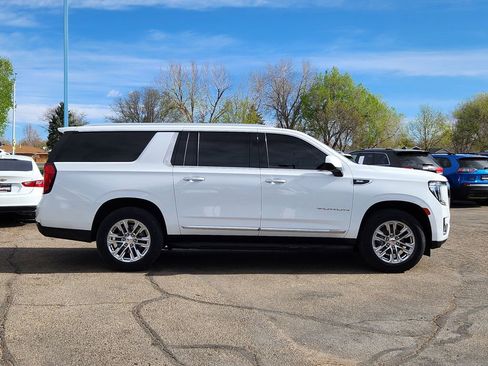 Used 2021 GMC Yukon XL SLT AWD/4WD image 2