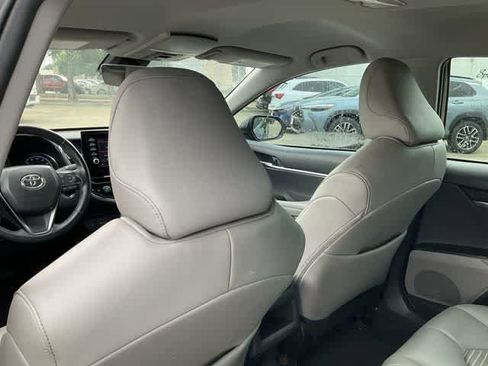 Used 2023 Toyota Camry SE FWD image 14