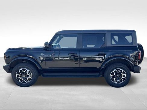 Used 2025 Ford Bronco Outer Banks AWD/4WD image 2