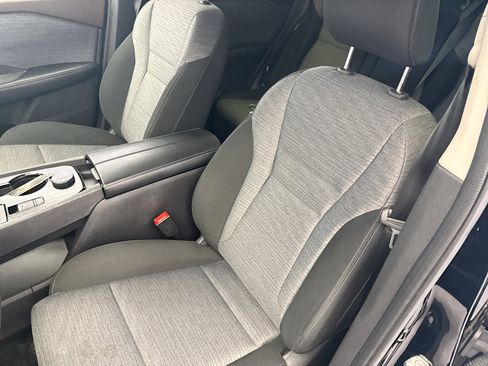 Used 2023 Nissan Rogue SV AWD/4WD image 9