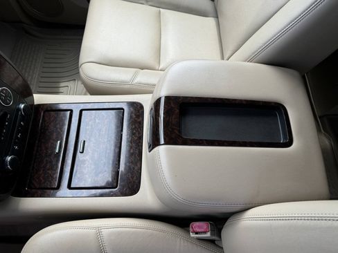 Used 2014 GMC Yukon XL Denali AWD/4WD image 24