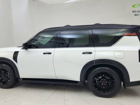 Used 2026 Nissan Armada PRO-4X w/ Captain's Chari Seat Package AWD/4WD image 4