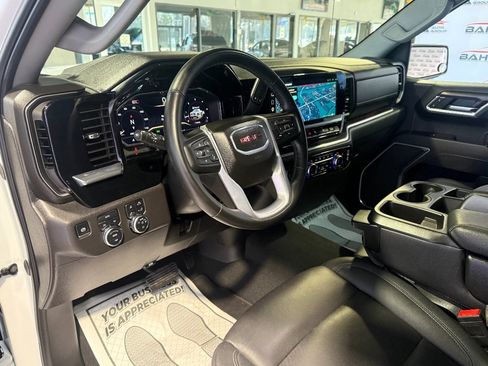 Used 2025 GMC Sierra 1500 SLT image 39