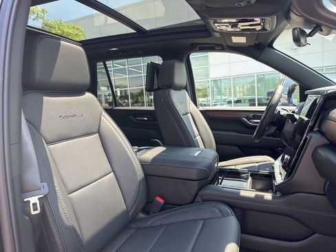 New 2026 GMC Yukon Denali w/ Denali Reserve Package AWD/4WD image 21