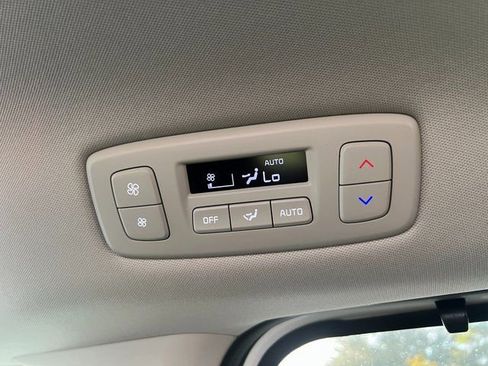 New 2026 Kia Carnival SX w/ SX Dark Edition Package FWD image 35