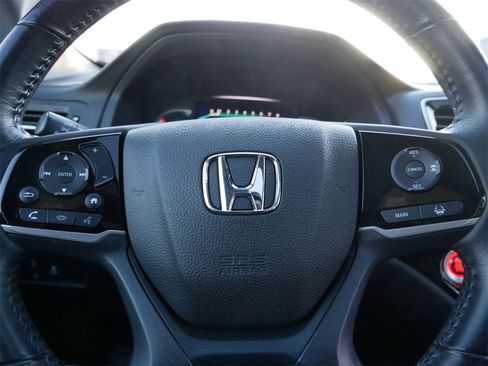 Used 2019 Honda Pilot Touring image 17