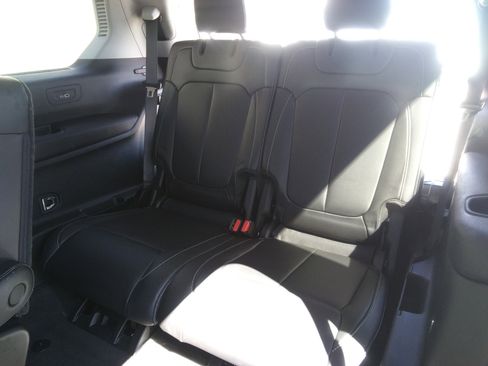 Used 2022 Jeep Grand Cherokee L Limited image 12