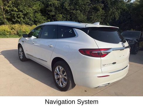 Used 2021 Buick Enclave Avenir w/ Avenir Technology Package AWD/4WD image 10