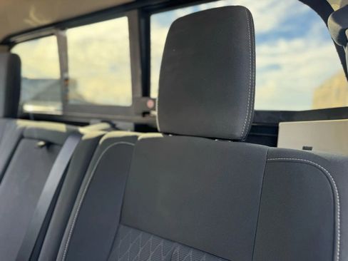 Used 2018 Nissan Titan SV w/ SV Convenience Package image 28