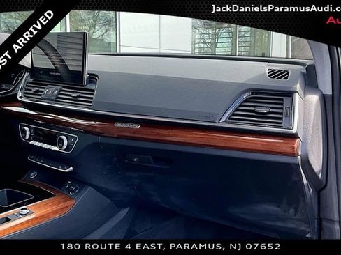 Used 2023 Audi Q5 2.0T Premium w/ Convenience Package image 14