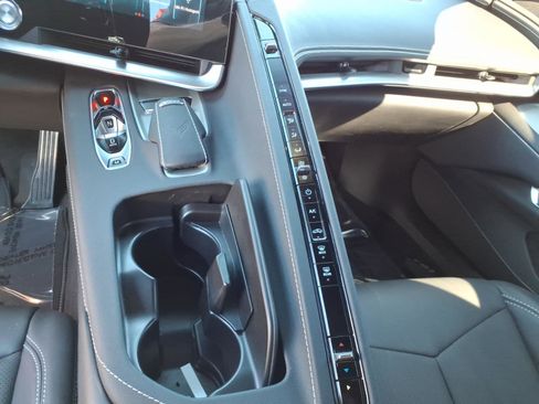 Used 2024 Chevrolet Corvette Stingray Coupe w/ 1LT image 18