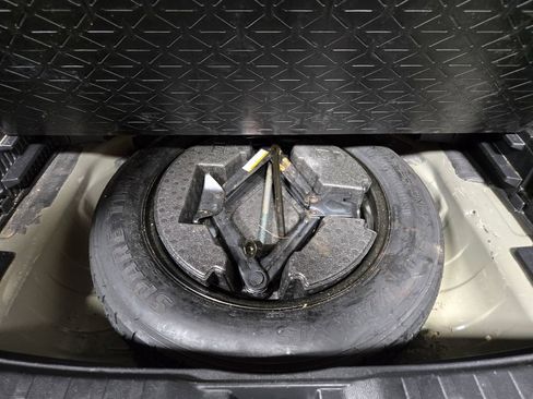 Used 2021 Toyota RAV4 LE AWD/4WD image 45