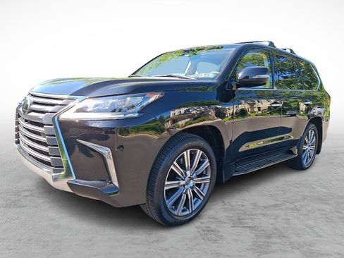 Used 2017 Lexus LX 570 4WD w/ Luxury Package image 3