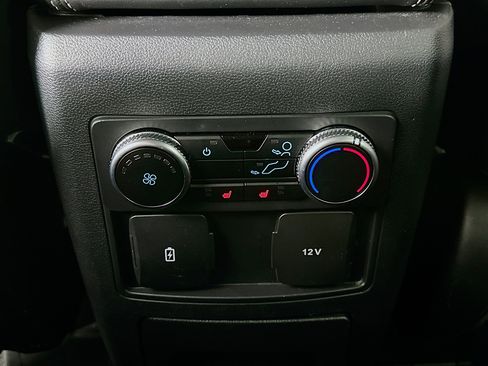 Used 2024 Ford Explorer Limited image 27