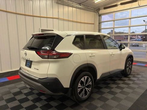 Used 2023 Nissan Rogue SV AWD/4WD image 4