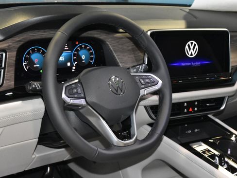 New 2026 Volkswagen Atlas SEL Premium R-Line AWD/4WD image 2