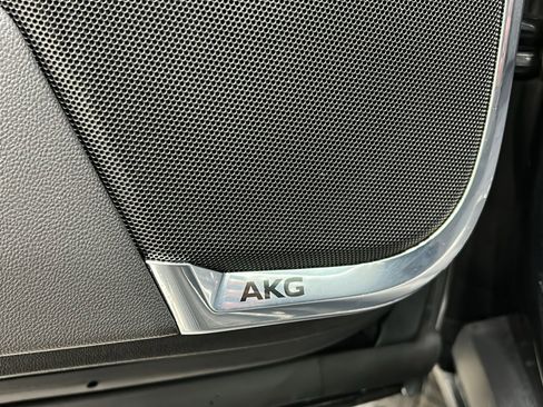 Used 2025 Cadillac Escalade Sport Platinum w/ LPO, ONYX Package image 28