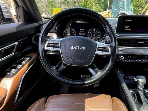 Used 2022 Kia Telluride SX w/ SX Prestige Package AWD/4WD image 10