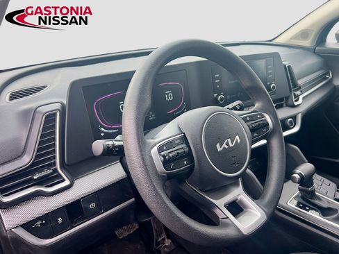 Used 2024 Kia Sportage LX image 11
