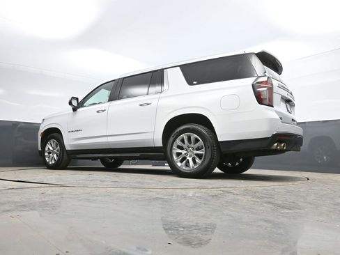 Used 2023 Chevrolet Suburban Premier AWD/4WD image 33