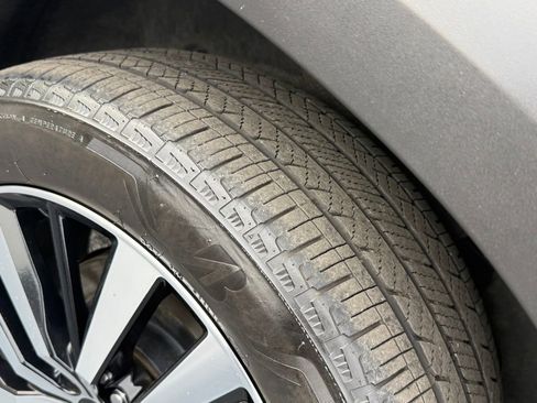 Used 2024 Nissan Pathfinder Platinum w/ Cargo Package image 44