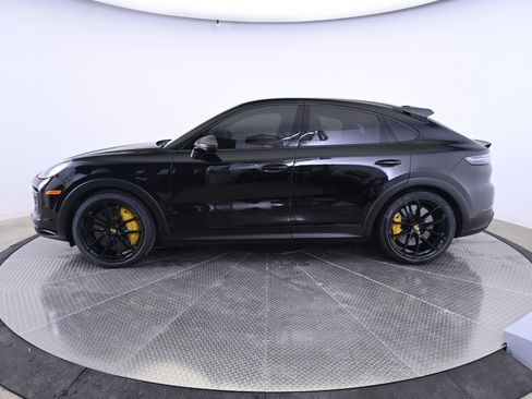 Used 2023 Porsche Cayenne Turbo GT image 2