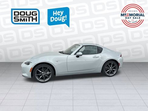 Used 2017 MAZDA MX-5 Miata RF Grand Touring RWD image 2