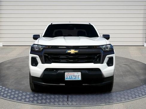 Used 2024 Chevrolet Colorado LT w/ LT Convenience Package AWD/4WD image 2