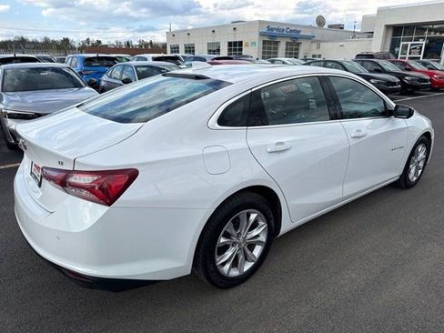 Used 2019 Chevrolet Malibu LT w/ Driver Confidence Package FWD image 3