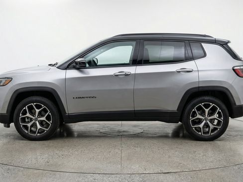 Used 2025 Jeep Compass Limited image 5