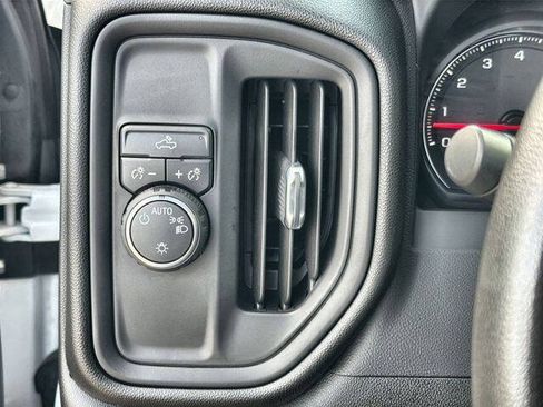 Used 2020 Chevrolet Silverado 1500 Custom w/ Custom Value Package RWD image 17