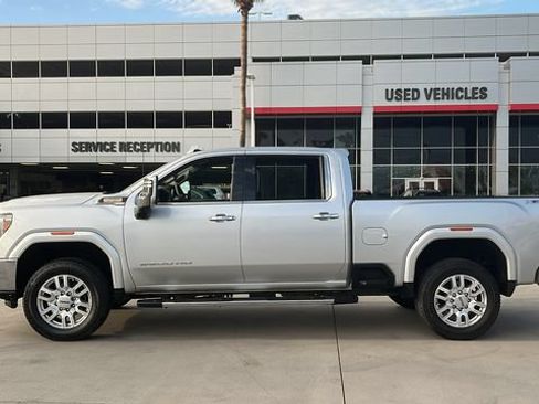 Used 2023 GMC Sierra 2500 SLT w/ SLT Premium Package AWD/4WD image 3