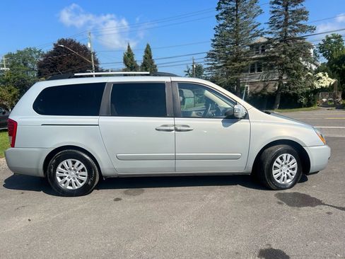 Used 2014 Kia Sedona LX image 1