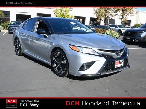 Used 2020 Toyota Camry XSE image 3