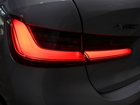 Used 2019 BMW 330i xDrive Sedan w/ Convenience Package AWD/4WD image 32