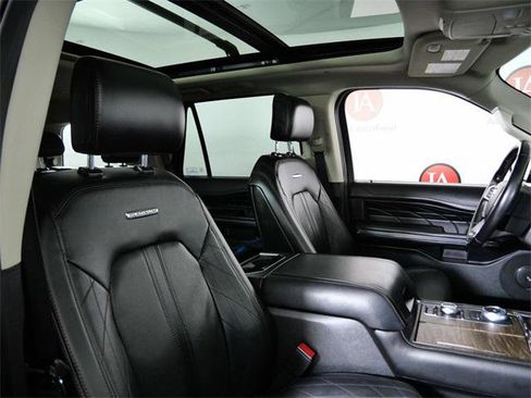 Used 2021 Ford Expedition Platinum image 12