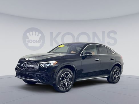 Used 2024 Mercedes-Benz GLC 300 4MATIC image 1