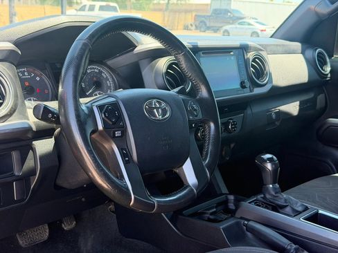 Used 2016 Toyota Tacoma TRD Off-Road w/ Towing Package AWD/4WD image 14