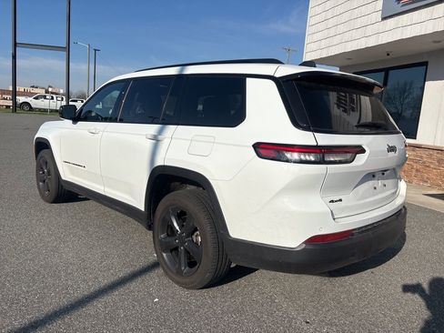 Used 2025 Jeep Grand Cherokee L Altitude image 6