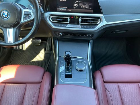 Used 2022 BMW 330e w/ M Sport Package image 11