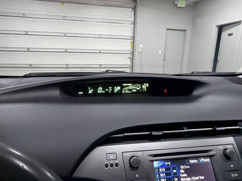 Used 2014 Toyota Prius Two image 18