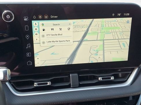 Used 2025 Chevrolet Equinox LT AWD/4WD image 12