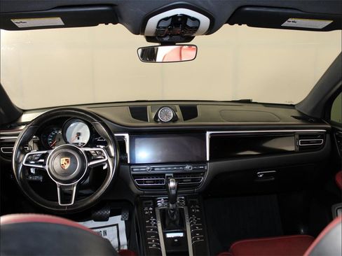 Used 2019 Porsche Macan S image 16